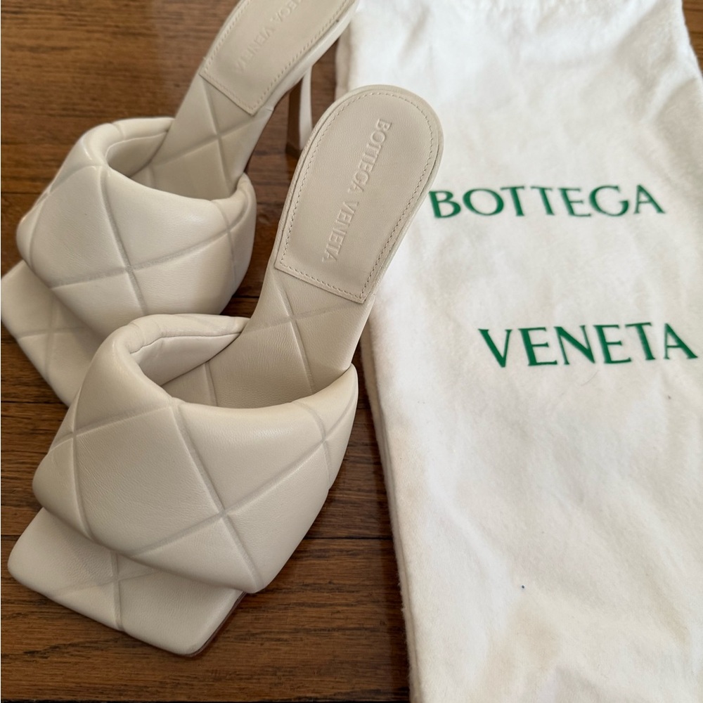 Bottega Veneta Women's White Quilted Sandals